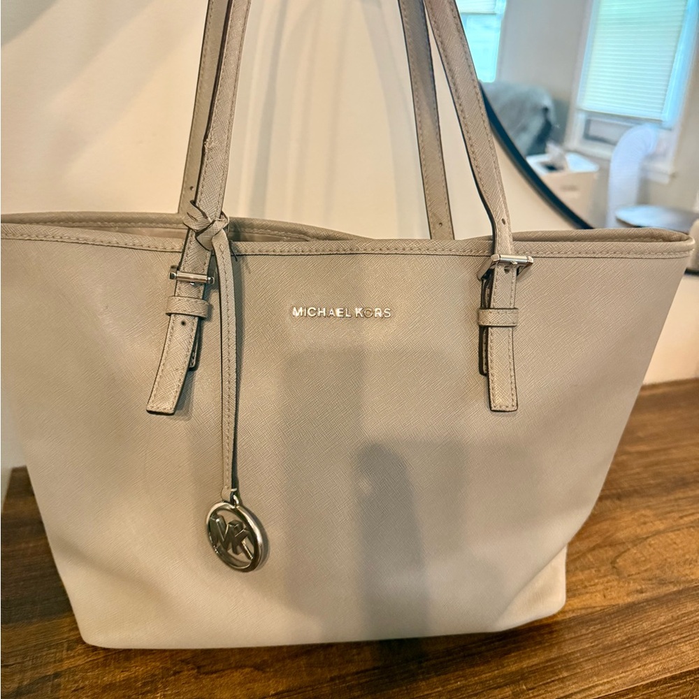 Michael Kors Soft Gray Saffiano Tote - Picture 3 of 8